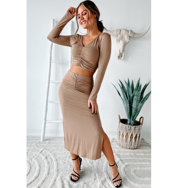 Getting Chic Ruched Two Piece Set (Mocha)