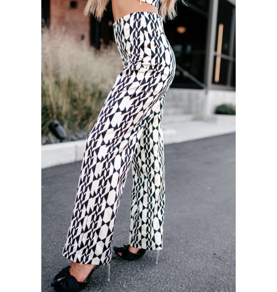 You Know You Want It Geometric Two-Piece Pant Set (Ivory/Black)